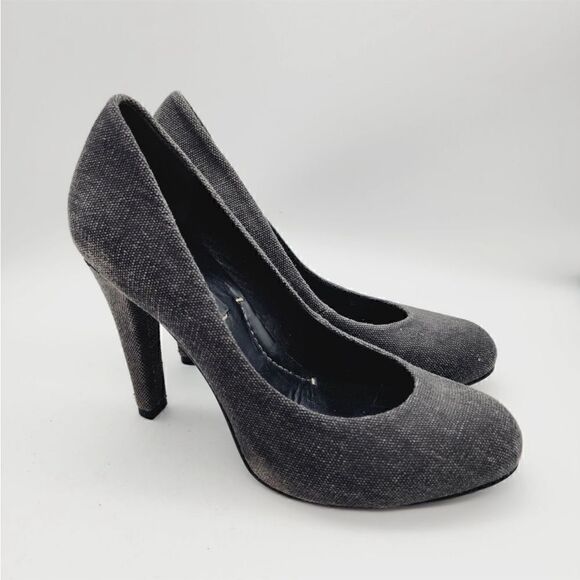 BCBG Black Textured Pumps with 3” Gold Accent Heels Size 7.5 - Picture 8 of 9